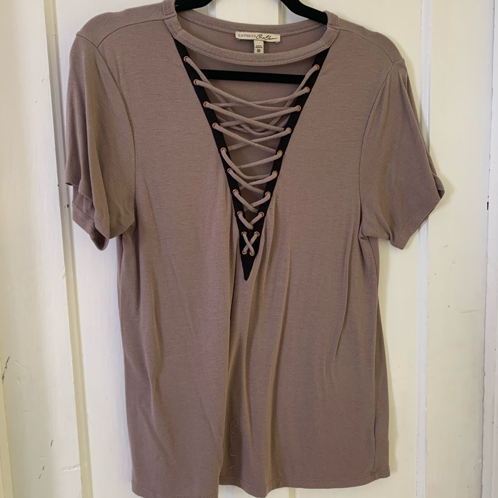 Criss-Cross Low Neck Tee | Small